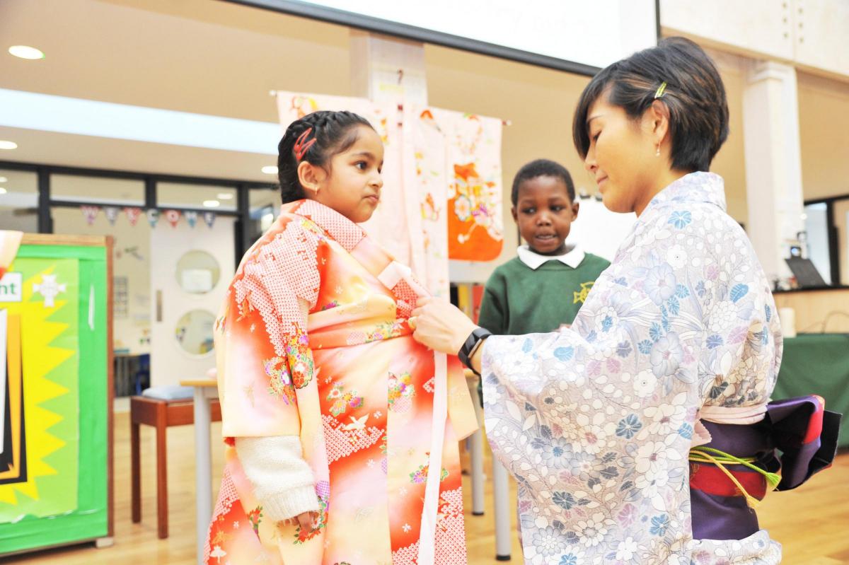 Japanese taster at Holy Cross Catholic Primary School, January 2017. From This Is Wiltshire.